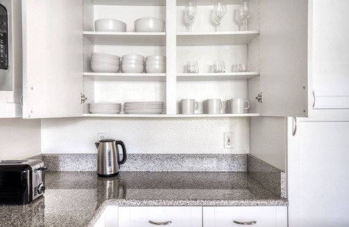 Central San Mateo Apartamento | Beautiful Fremont 1BR w/ W/D, Gym & Pool, nr Tesla, by Blueground