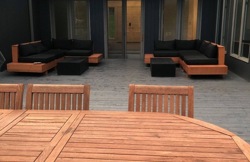 Brookfield Casa | Beautiful, Fun Lakefront Retreat -- Perfect for family reunions / groups