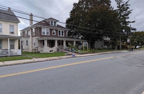 Bally Casa | Beautiful historic stone house in small-town Bally.