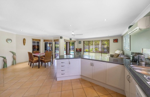 Parkwood Casa | Beautiful Holiday Home In Parkwood For The Family Only 10 Minutes To Theme Parks