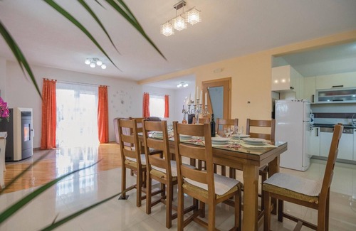 Knezovici Casa | Hermosa casa en Donji Prolozac