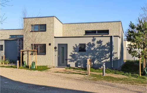 Lembruch Casa | Beautiful Home In Lembruchdümmer See