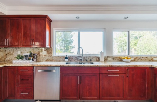 Woodland Hills Casa | Beautiful Home Stunning Views W/ Salt Water Pool