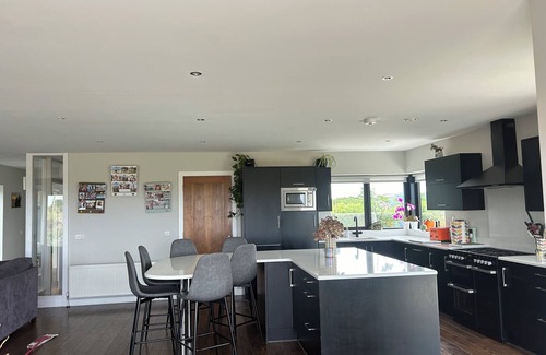 Galway Casa | Beautiful Home With sea Views in Galway