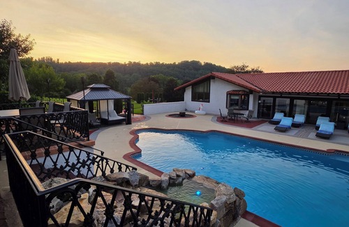 Stroudsburg Casa | Beautiful house with new hot tub, private heated swimming pool, 6 BR/6BA