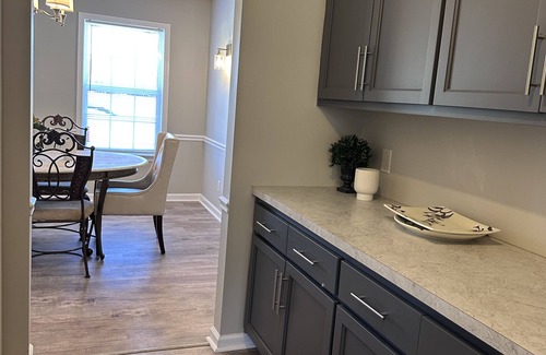 Glennville Casa | Beautiful in town accommodations, spacious, private backyard.