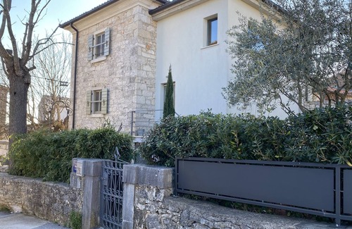 Labinci Casa | Hermosa villa de piedra de Istria 1891 con jardín, piscina, WiFi gratuito 2-8 pers