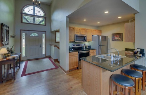 Clarkesville Casa | Hermoso lago Burton Lakefront Home