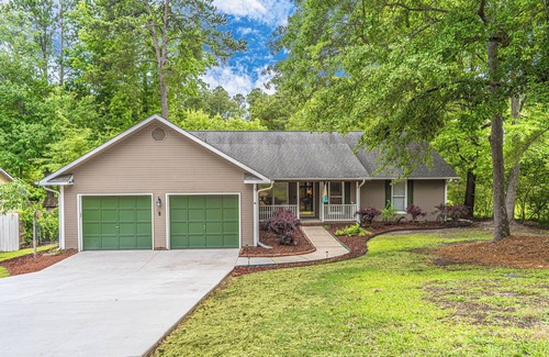 Westover Casa | Beautiful Lake View, 3BDR, Pet Friendly!
