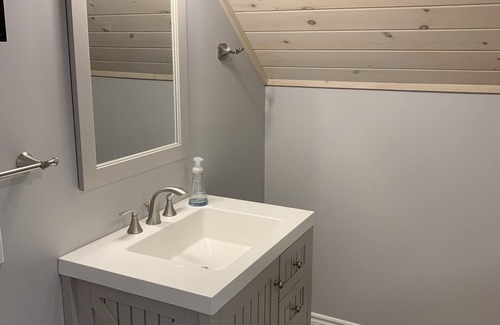 Douro-Dummer Cabaña | Beautiful Lakefront Cottage with separate loft and private dock