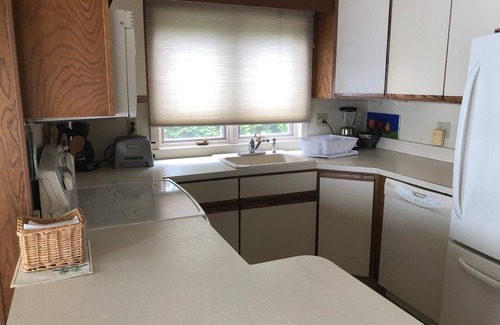 Brookfield Casa | Beautiful lakefront summer house with hot tub and private dock!