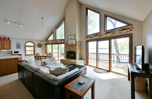 Brill Cabina | Beautiful Lakeside Cabin on Long Lake