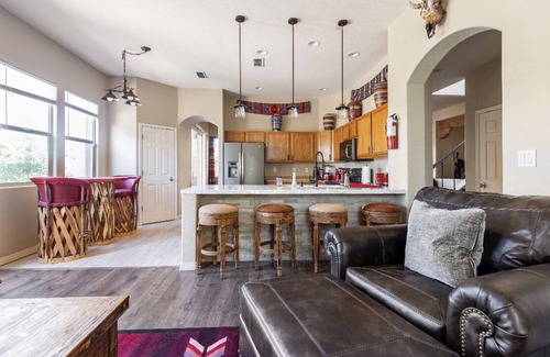 Santa Fe Casa | Beautiful, Luxurious, Comfortable- The perfect fit for your large group.