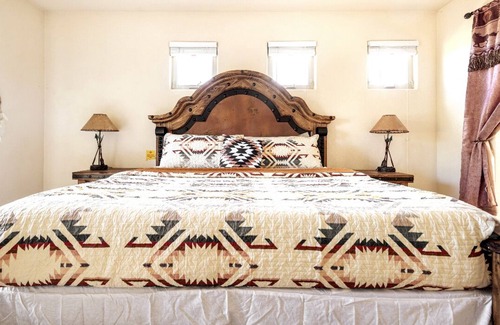 Santa Fe Casa | Beautiful, Luxurious, Comfortable- The perfect fit for your large group.