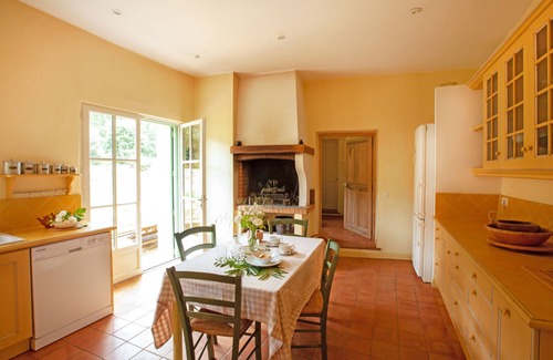 Rustrel Casa | Beautiful manor with swimming pool and orchard facing the Provençal Colorado