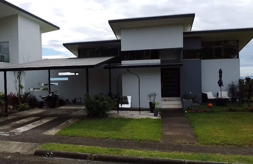 San Miguel Casa | Beautiful Modern House