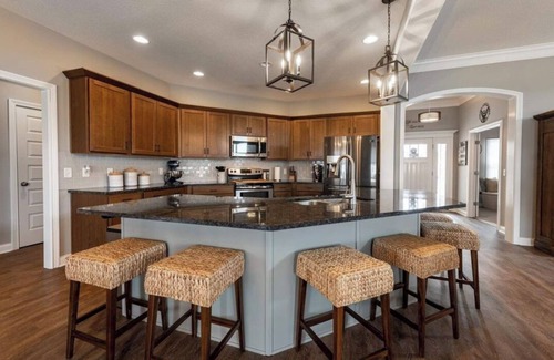 Laotto Casa | Beautiful New House in great Northern neighborhood- close to all!