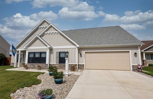 Laotto Casa | Beautiful New House in great Northern neighborhood- close to all!