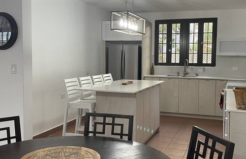 Yabucoa Casa | Beautiful oceanfront property with pool and amenities to relax
