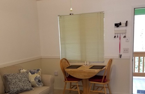 Paradise Lakes Condominio | Lil 'Naughty Hermoso condominio de una habitación en una comunidad opcional de ropa y cerrada