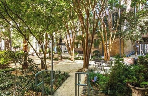 Arts/Warehouse District Condominio | Beautiful penthouse unit in the warehouse district of New Orleans