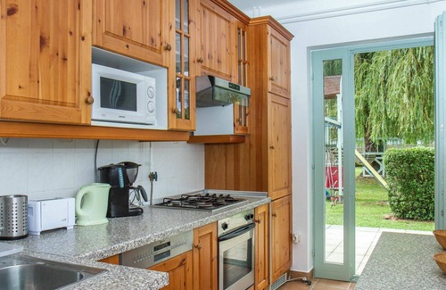 Balatonkeresztur Casa | Maravillosa casa de vacaciones privada para 12 personas con WIFI, A/C, piscina privada, TV y terraza