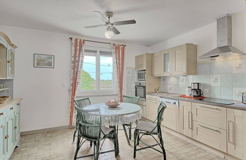 Kerbors Casa | Maravillosa casa de vacaciones privada para 4 personas con WIFI, TV, terraza y mascotas permitida