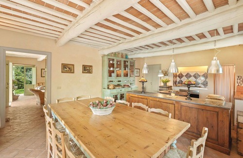 Villabuona Villa | Maravillosa casa de vacaciones privada con A/C, piscina privada, WIFI, TV, terraza, cerca de Lucca