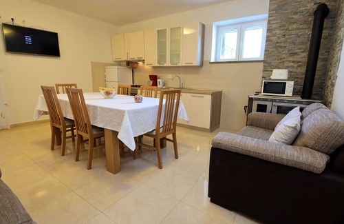 Caporice Casa | Preciosa casa de vacaciones privada para 7 personas con WIFI, piscina privada, A/C, TV y terraza