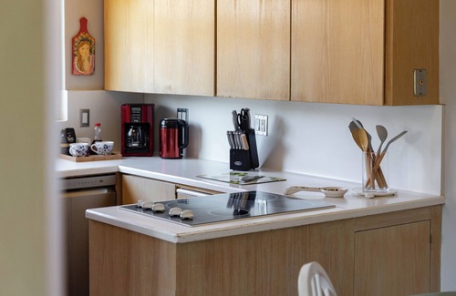 East Richmond Heights Casa | Beautiful, relaxing home with natural light & beautiful views of San Francisco.