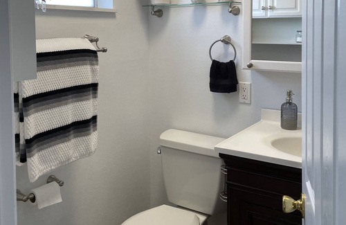 Eastvale Casa | Beautiful Resort Style Entertainment Home