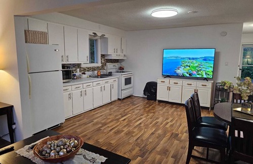 Clarence-Rockland Cabaña | Beautiful riverfront cottage with dream views