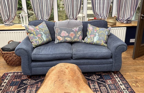 Downpatrick Apartamento | Beautiful rural getaway with adjoining properties ideal for couples or friends