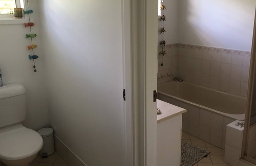 Eungai Rail Casa | Beautiful Rural home just off hwy and 10 mins to beach and shops.