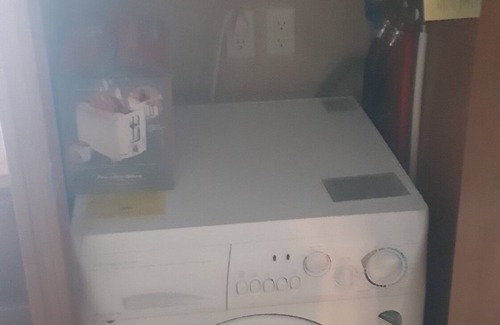 Manitoba Alquiler De RV | Beautiful RV with a hot tub, at Ofty's Riverside Campground.