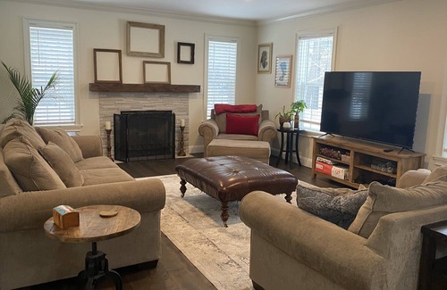 Gansevoort Casa | Beautiful Saratoga Colonial/SPAC/Racetrack/Lake George - Wilton location