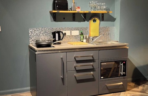 Dalry Casa | Beautiful Scottish mews with hot tub