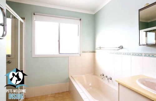 Encounter Bay Casa | PetLet 5: hermosas vistas al mar y al lago - ¡Capacidad para 12 personas!