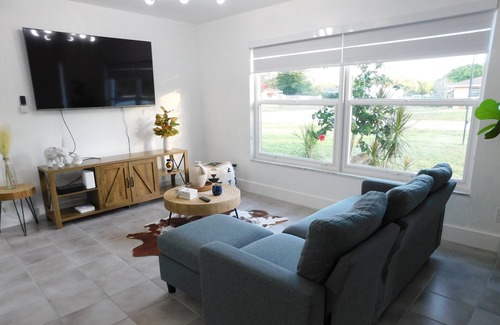 Joel Casa | Beautiful Seasonal Home w/pool