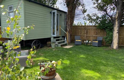 Newmarket Apartamento | Beautiful shepherd’s hut