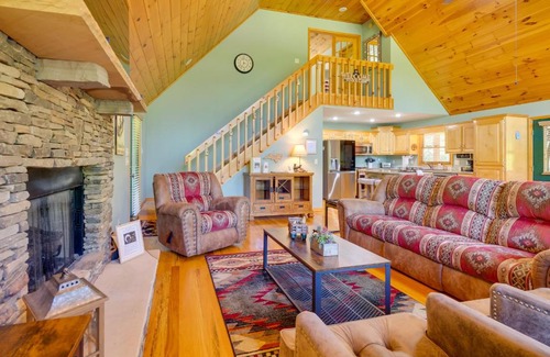 Murphy Casa | Beautiful Smoky Mountain Chalet with Game Room!