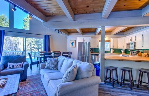Pioneer Trail Chalet De Esquí | Hermoso South Lake Tahoe Meadow View Chalet