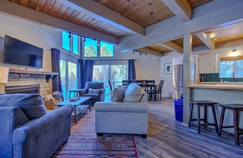 Pioneer Trail Chalet De Esquí | Hermoso South Lake Tahoe Meadow View Chalet