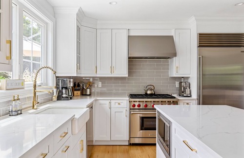 Southampton Casa | Nuevo en el mercado: rancho encantador totalmente renovado en Southampton Village