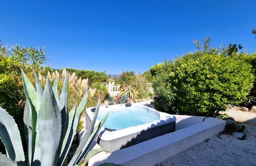 Oupia Villa | Beautiful southern villa with private pool