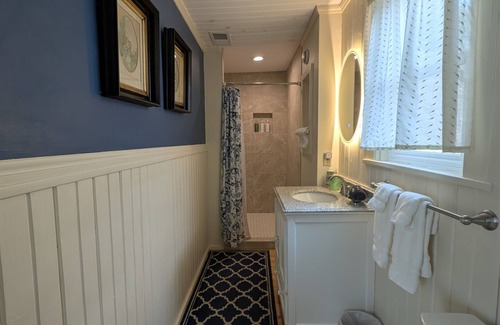Sturgeon Bay Hotel | Beautiful suite with two person Jet tub. Downtown!