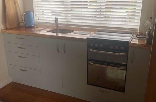 Pirongia Cabaña | Beautiful Tiny House with communal water hole.