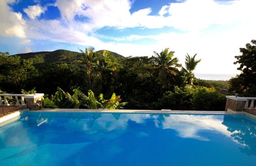 Garibaldi Hill Casa | Beautiful villa and guesthouse with large pool and beautiful views.