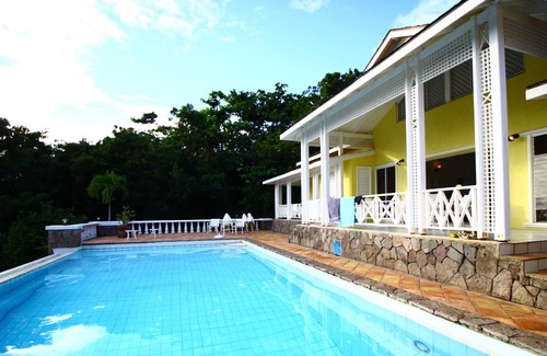 Garibaldi Hill Casa | Beautiful villa and guesthouse with large pool and beautiful views.