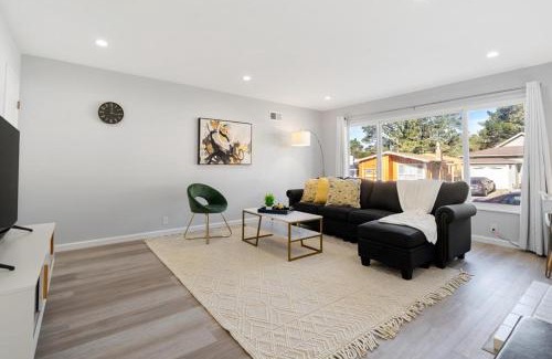 Pacifica Casa | Beautiful Vacation Home in Pacifica near popular beaches